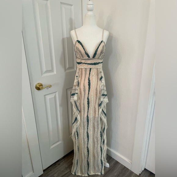 BCBGMAXAZRIA NWT Lilian Dress Sz 6 Ivory, silver, gold, teal Prom, Formal - Picture 2 of 16